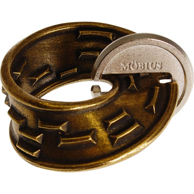 HUZZLE CAST MOBIUS