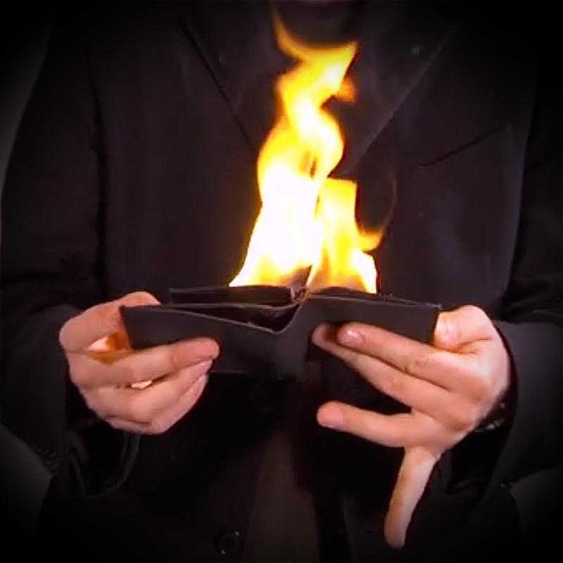 Carta nel portafogli in fiamme