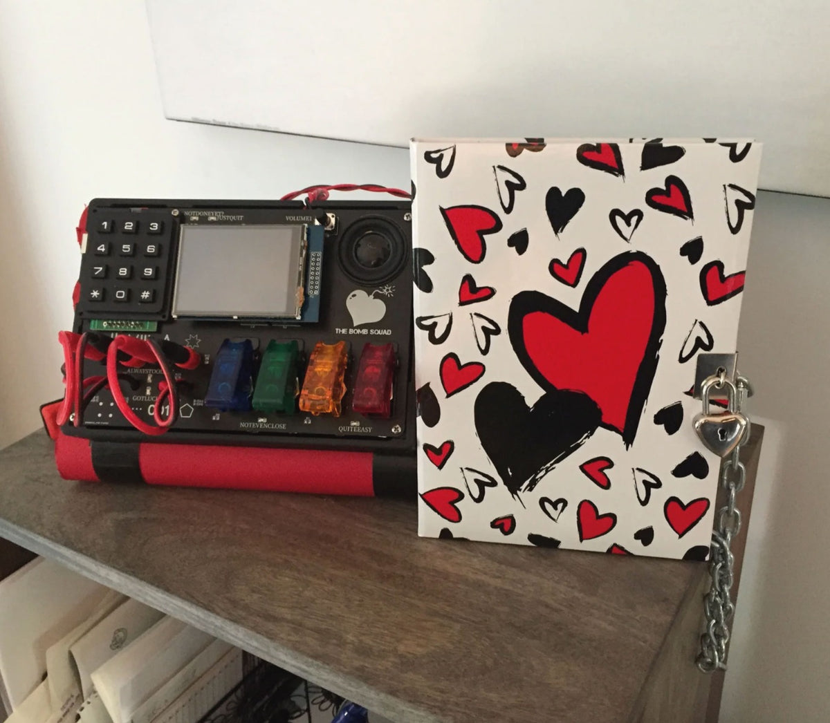 THE BOMB SQUAD ESCAPE ROOM PUZZLE BOX