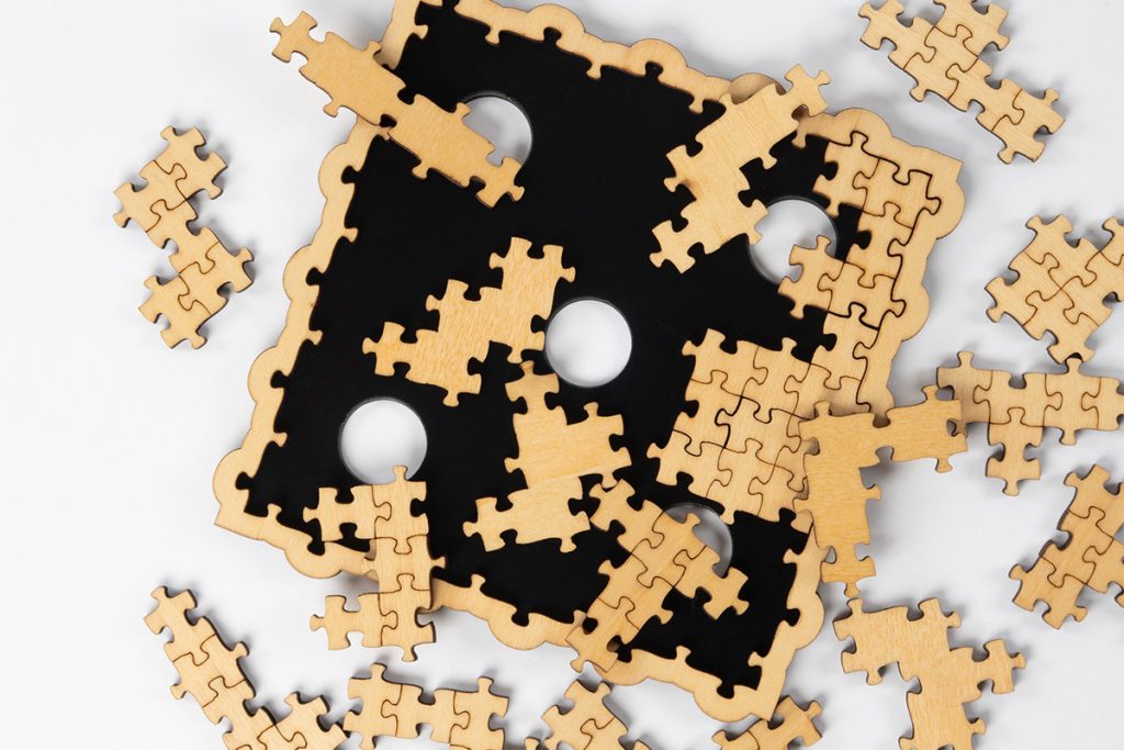 NOT A JIGSAW - NON UN SEMPLICE PUZZLE