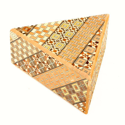 5 STEPS YOSEGI TRIANGLE BOX OKA