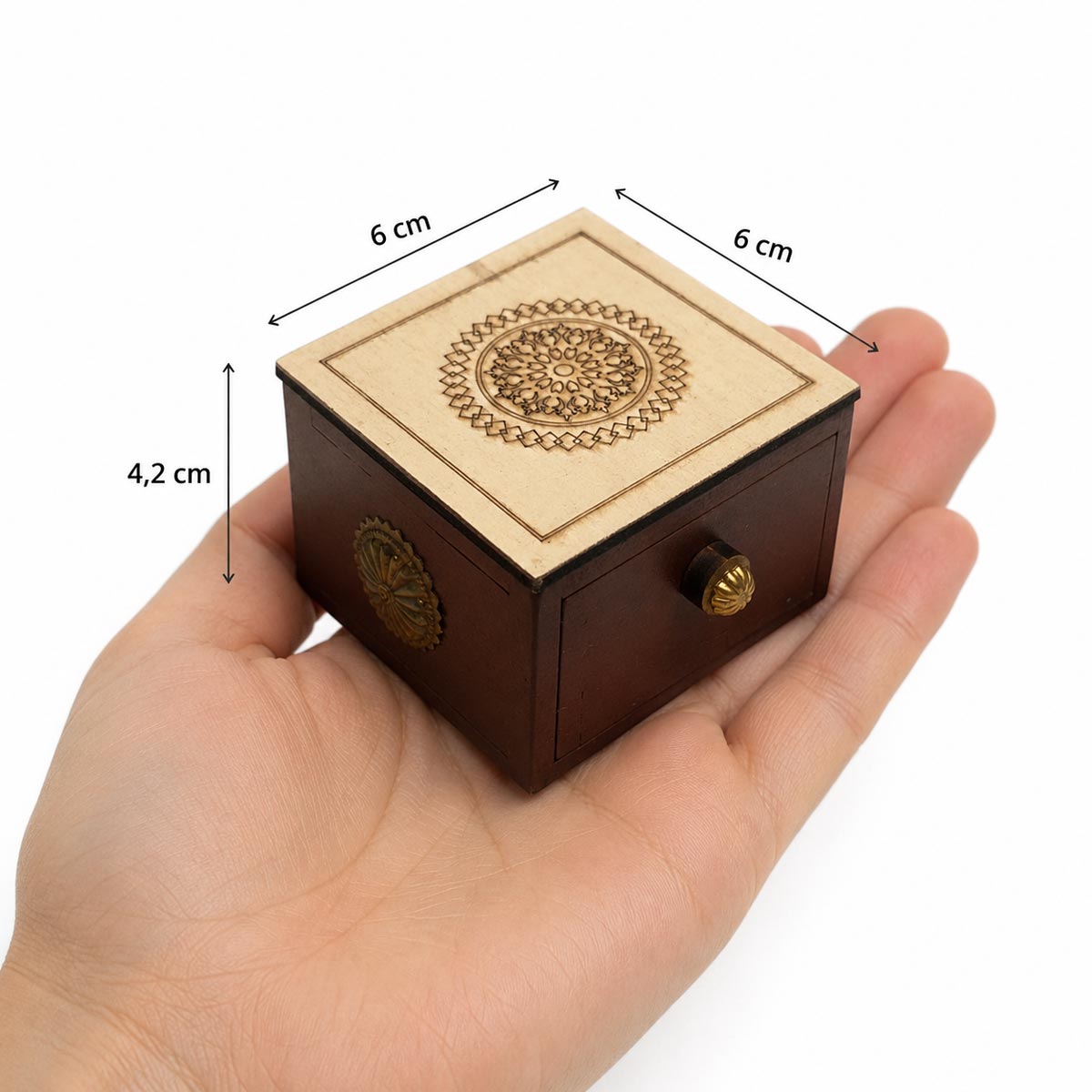KLEINE NEUE BOX