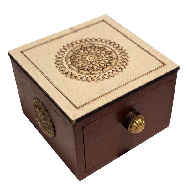 KLEINE NEUE BOX