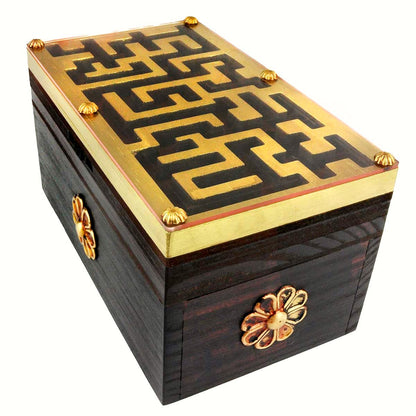 LABYRINTH BOX