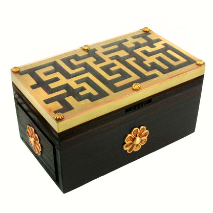 LABYRINTH BOX