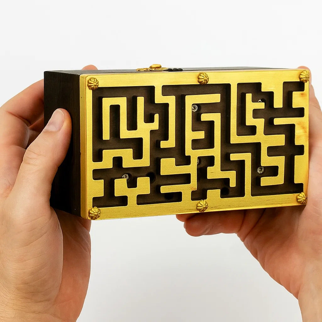 LABYRINTH BOX
