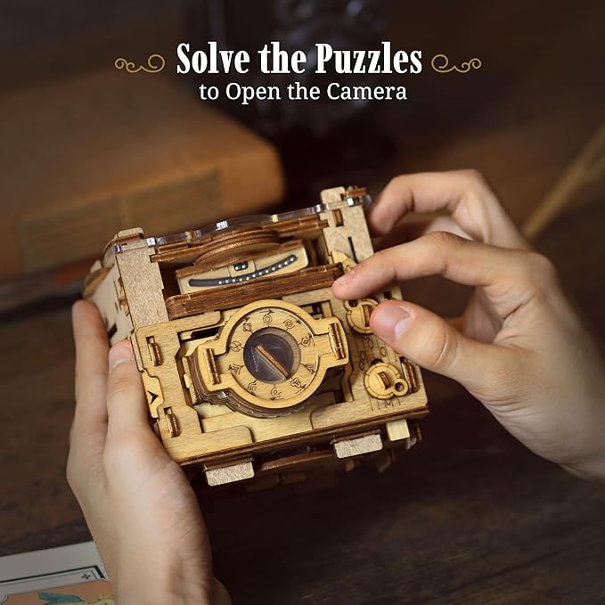 LA MACCHINA FOTOGRAFICA DI SHERLOCK HOLMES
